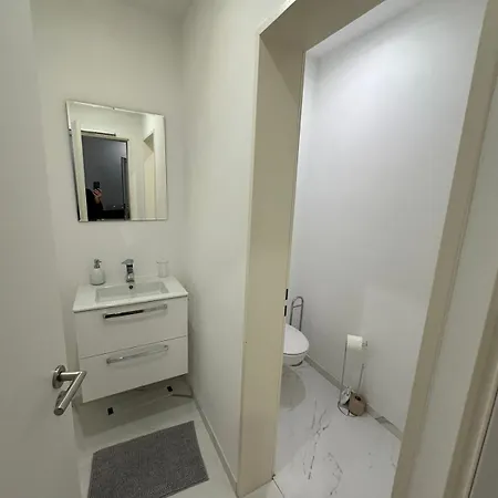 Flat Unterbilk, Free Parking